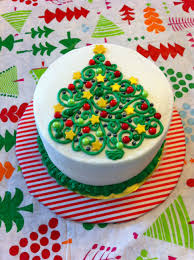 Swirly Christmas Tree Cake Christmas Christmas Cake Designs Easy Cake Decorating Winter Cake