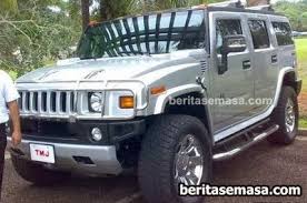 Nampaknya tuanku sultan johor juga merupakan pemilik kereta proton dengan 2 buah satria neo r3 yang mempunyai warna yang unik. 21 Gambar Koleksi Kereta Mewah Milik Sultan Johor Tmj Warmovie