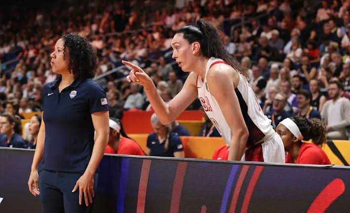 Cameras Catch Breanna Stewart Tying Team USA Blocks Lead in Fierce  Defensive Stunt With Paige Bueckers - Yahoo Sports
