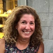 Beth Ruch's Instagram, Twitter & Facebook