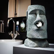 Un Distributeur De Mouchoirs Moai Les Statues De L Ile De Paques Distributeurs De Mouchoir Mouchoirs Cadeau Insolite