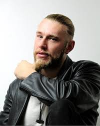 Maximilian Evans's Instagram, Twitter & Facebook