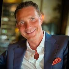 Kevin Holcomb's Instagram, Twitter & Facebook