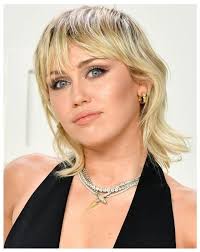 Jul 16, 2021 · se vuoi cambiare taglio di capelli con l’arrivo della bella stagione puoi scegliere i look di tendenza dell’estate 2021: Tagli Capelli Corti 2021 La Moda Della Prossima Estate