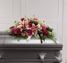 We recommend a full casket spray when the casket is to be closed. For Caskets Flowers For Delivery Today Patricias Petals