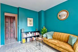 Des massages corps à corps nus prodigués à l'huile chaude, des massages naturistes sensuels qui frôlent subtilement le massage érotique. Salon De Massage Tantrique Et Naturiste A Villeurbanne Et A Lyon