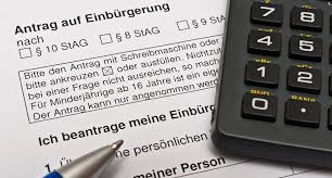Im gesetz (§10), steht sehr gute deutschkenntnisse könnte als besondere integrationsleistung angenommen werden und damit die aufenthalts frist auf 6 jahre verkürtz werden. Voraussetzungen Einburgerung In Coburg