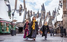Universal orlando® resort experience the two uniquely different lands of the wizarding world of harry potter™ at universal studios florida and universal's islands of adventure step inside a world where magic is real. 10 Top Experiences At The Wizarding World Of Harry Potter