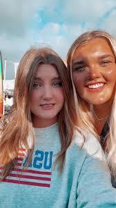 Annie Ci's Instagram, Twitter & Facebook