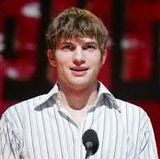 Ashton Kutcher Merasa Beruntung Hidupnya Bisa Kembali Normal, Tadinya Susah  untuk Melihat, Mendengar dan Berjalan