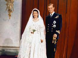 Mit den prinzessinnen elizabeth und margaret#with the princesses elizabeth and margaret. Buckingham Palace Royale Liebe Konigin Elizabeth Ii Und Prinz Philip Feiern 70 Hochzeitstag Shz De