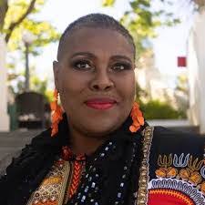 Maxine Hillman's Instagram, Twitter & Facebook