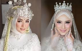 Maybe you would like to learn more about one of these? Inspirasi Makeup Pengantin Hijab Ala Selebriti Indonesia Wedding Market