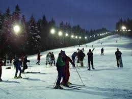 Oferta de partii de schi este suficient de vasta, insa nu acesta este locul cel mai potrivit pentru cei care cauta o aventura extrema. Partii De Ski Din Predeal Valea Prahovei Informatii Si Galerie Imagini Hoteluri In Apropiere
