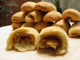 Spanish Bread Buttery Sweet Bread Mylot Spanish Bread Honey Buns Sweet Buns
