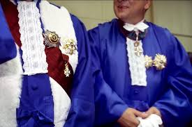 • grondwettelijk hof > de • grondwettelijk hof > es • grondwettelijk hof > fr definities op encyclo.nl: Hof Zkt Rechters Doorbraak Be