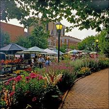 The Fayetteville Square And Farmers Market Cheapest Places To Live Arkansas Travel Fayetteville Arkansas