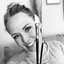 Jocelyn Shields's Instagram, Twitter & Facebook