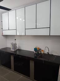 Desain dan model lemari dapur dinding sangat berpengaruh pada efektifnya pemakaian dari dapur sendiri. 30 Model Lemari Dapur Minimalis Harga Aluminium Kaca Kayu
