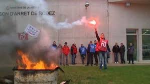 Gardiens De Prison Bloquent Maison D Arret Rodez