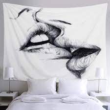 İşte bu yılın en çok satan ürünleri… Alynsehom Tapestry Kissing Lovers Tapestry Wall Hanging Abstract Sketch Art Romantic Men Or Women Kissing Tapestries Hippie Bedroom Living Room Dorm Decoration Beach Blanket L 58 X 79 Buy Online At Best
