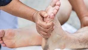 Menghilangkan bulu kaki dengan campuran putih telur, gula, & tepung terigu. Petua Merawat Dan Hilangkan Lenguh Kaki Saja Heboh