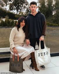 We did not find results for: Priyanka Chopra And Husband Nick Jonas Announce Involvement In The Feed Holiday Campaign Aktuelle Boulevard Nachrichten Und Fotogalerien Zu Stars Sternchen