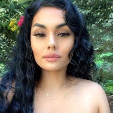 Monica Gama's Instagram, Twitter & Facebook