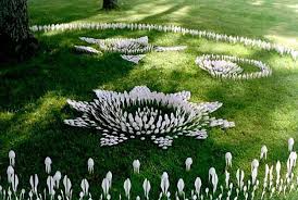 Small backyard gardens can be lovely. 33 Beautiful Flower Beds Adding Bright Centerpieces To Yard Landscaping And Garden Design