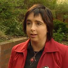 Politicans heckled at health rally in Hobart