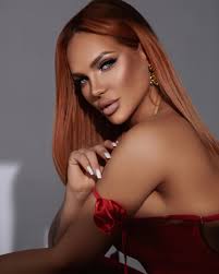 EVA ESCOBAR 🪆 (@huligankaeva) • Instagram photos and videos