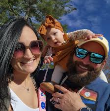 How to layout a 30x40 living space in a 100x80 barn-house?