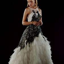 Das angebot unserer hochzeitskleider ist handverlesen und besteht aus den besten und beliebtesten marken, die derzeit auf dem markt vertreten sind. Fleur Delacour S Wedding Dress From Harry Potter The Deathly Hallows Harry Potter Hochzeitskleid Hochzeit Kleidung Schwarze Hochzeitskleider