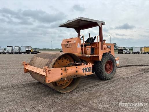 Case 1102 Smooth Drum Roller