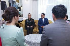 ขณะที่ ฟ้าใส อรจิรา ปัจจุบันเป็นนักแสดงจากช่อง 8 และมีผลงานผ่านหน้าจอมากมายไม่ว่าจะเป็น ลุ้นรักข้ามรั้ว,สุดแต่ใจจะ. Hnxfnggmlfichm