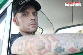 CUSTOM MEETS LOWRIDER IN 60S-INSPIRED XM FALCON