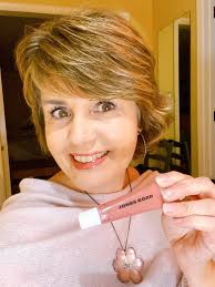 I'm excited to try some new makeup products in the new year, including a  few from my buddy, Bobbi Brown (Justbobbi). She has a new collection called  Jones Road Beauty and it's