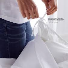 A down comforter resembles a thick, fluffy quilt, but is filled with down feathers from geese or duck. The Company Store Lacrosse Extra Warmth Navy Blue King Down Comforter C3f5 K Navy Blue The Home Depot