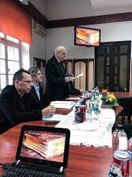 Facultatea de istorie îți dă acreditare de istoric/ istoric de artă, cercetător, arheolog, arhivist, profesor, muzeolog, muzeograf, (pentru a fi ghid turistic pe undeva nu vă trebuie facultate de nu sun profesor de istorie și niciunul din colegii din generația mea nu e profesor după ce a terminat facultatea asta. Lucrare De Doctorat Despre Sfantul Mitropolit Iosif Naniescu La Facultatea De Istorie Din Iasi Doxologia