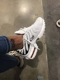 как завязывать шнурки на кроссовках Nike Air Max 95 Pin Ot Polzovatelya Lil Na Doske Sport Obuv Nike Adidas Obuv Zhenskie Krossovki