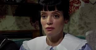 Nữ ca sĩ Lily Allen gặp áp lực lớn khi diễn kịch kinh dị tại London