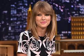 With taylor swift, amanda cleghorn, chelsea conwright, samantha abrams. Taylor Swift Reveals Shake It Off Meaning On Gma