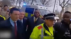 Oldham News | Main News | Council leader 'in tears' at Keir Starmer mob  intimidation video - Oldham Chronicle