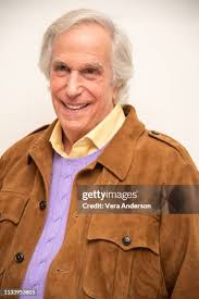 22 Photos & High Res Pictures