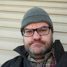 Should the city manager live in the city?