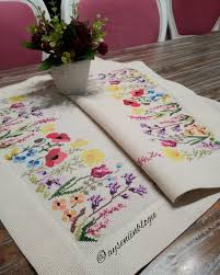 Rengarenk Runner Butun Sir Sabirla Sevgiyle Islemekte Runner Kanavicerunn Cross Stitch Border Pattern Cross Stitch Flowers Cross Stitch Designs