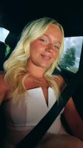 Abby Runion's Instagram, Twitter & Facebook