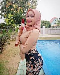 Pin Di Glasses Girl
