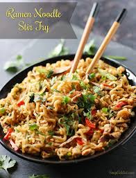Ramen Noodle Stir Fry With Mushrooms From Soupaddict Com Recettes De Cuisine Cuisine Asiatique Nourriture Asiatique