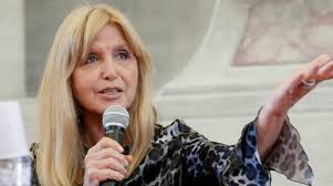 Francesca de andrè è senz'altro una delle protagoniste più discusse di questa edizione: Dori Ghezzi Inaugura A Palazzo Rasponi La Mostra Dedicata A Fabrizio De Andre Le Foto Ravennanotizie It